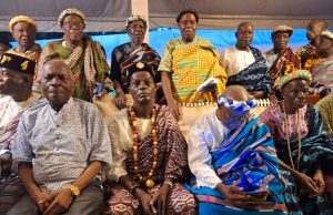 Cadres, chefs Baoulé et populations réunis à la résidence du Pr Cowplli-Bony, à Marcory/Ph DR